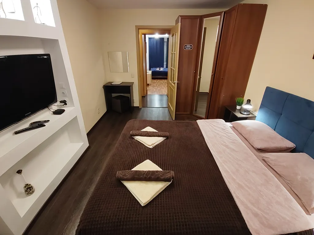 Двухкомнатная квартира с раздельными спальнями рядом с Мурманск Молл