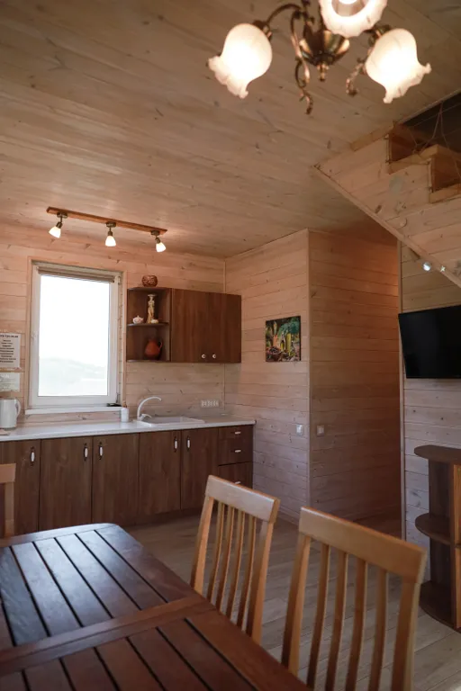 Коттедж Уютный современный коттедж с панорамным видом на горы — Соколиное