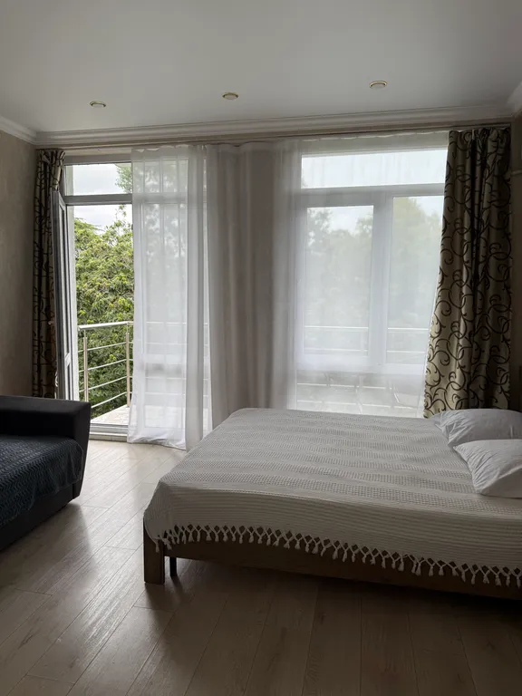 Квартира Квартира Уютная студия с видом и ароматами Южного дендрологического парка — Сириус