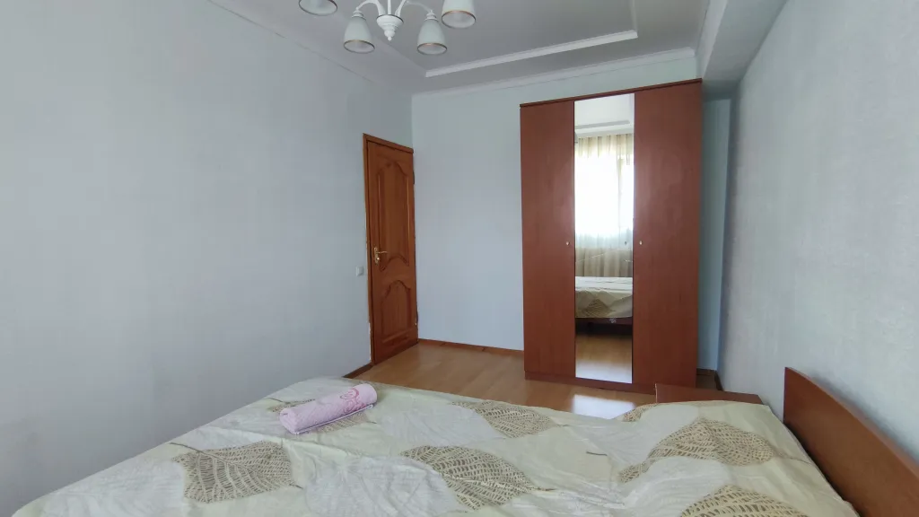 Четырехкомнатная квартира в центре Бишкека