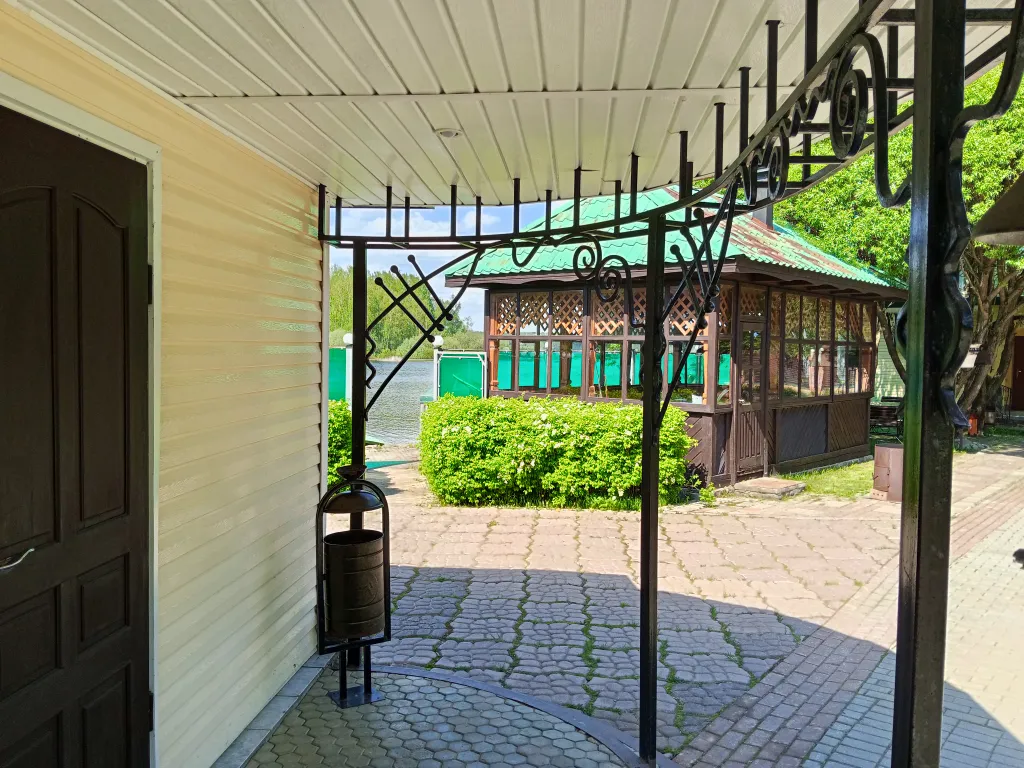 Дом на берегу