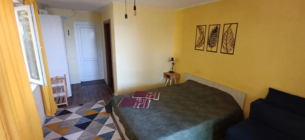 Комната с верандой в доме Остановка Море с видом на море и лес