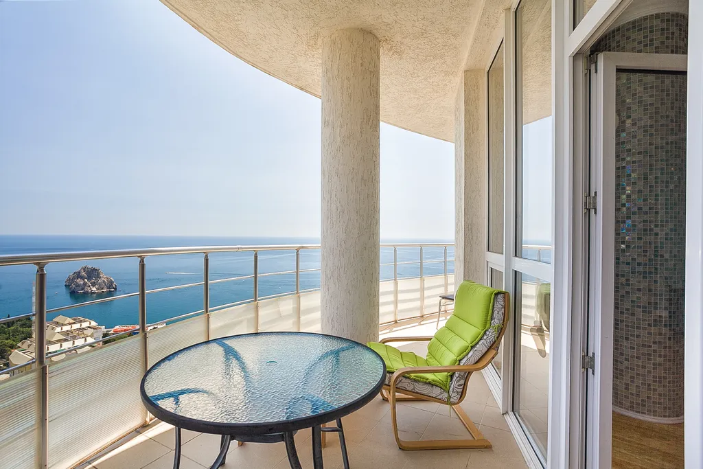 Суперпанорамная квартира в ЖК Белый дом