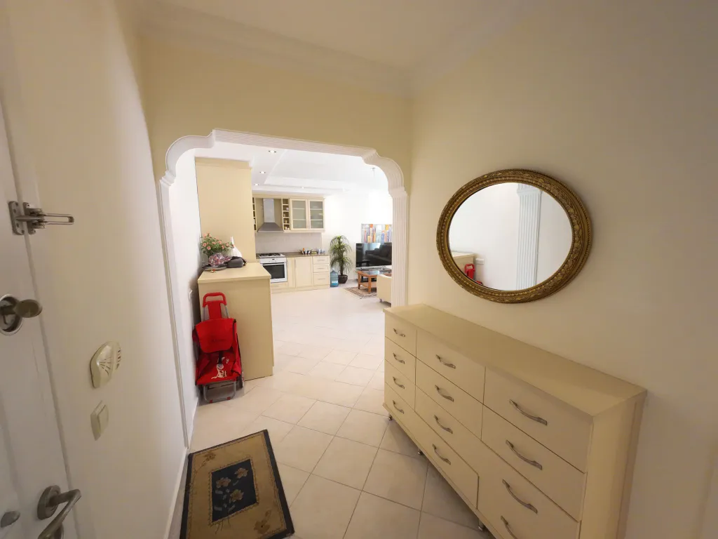 Апартаменты у моря всего в 200 метрах до пляжа с открытым бассейном