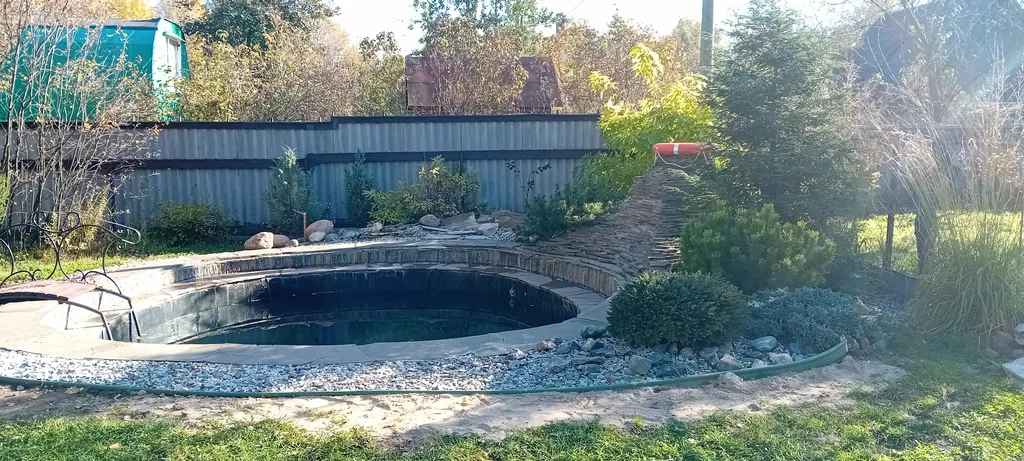 Дом с баней и бассейном