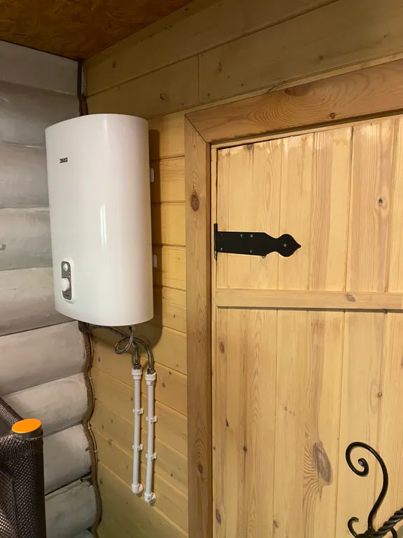 Дом на берегу озера