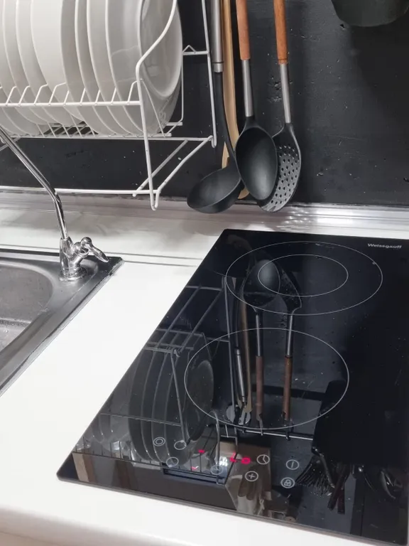 Дом и теннисный корт, сауна, камин недалеко от реки Москвы