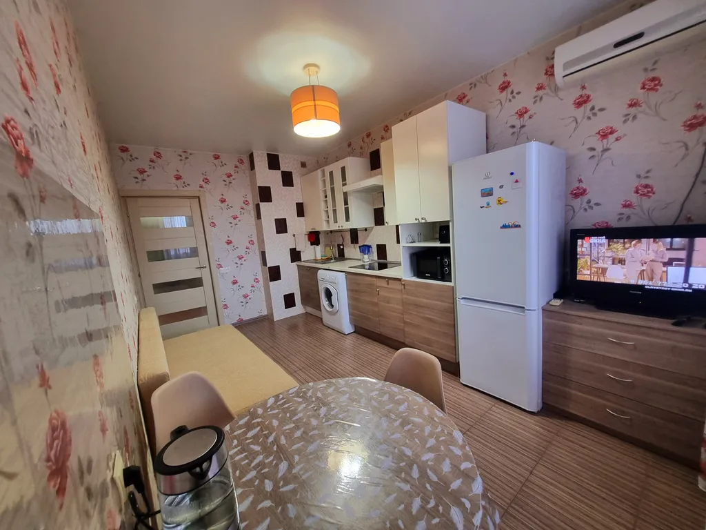 Квартира Большая 1-комн. квартира около моря — Анапа