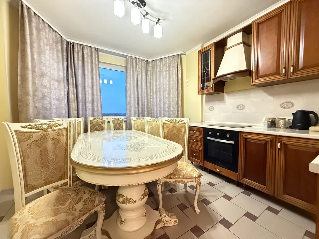 Квартира с двумя балконами с видом на лес | Уютно, как дома