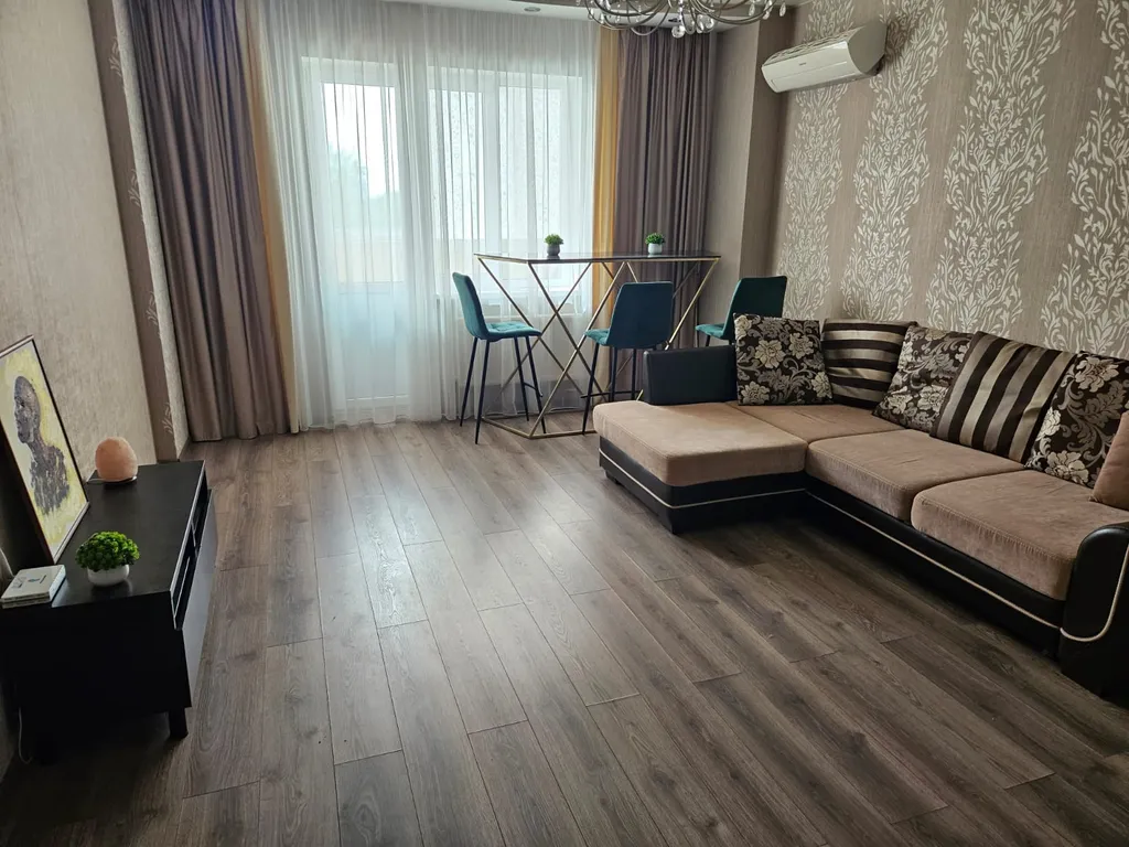 Просторная квартира возле Кубанской набережной