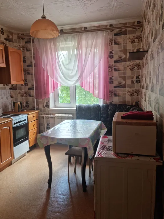 Хорошая квартира в центре города — аренда посуточно в Лангепас