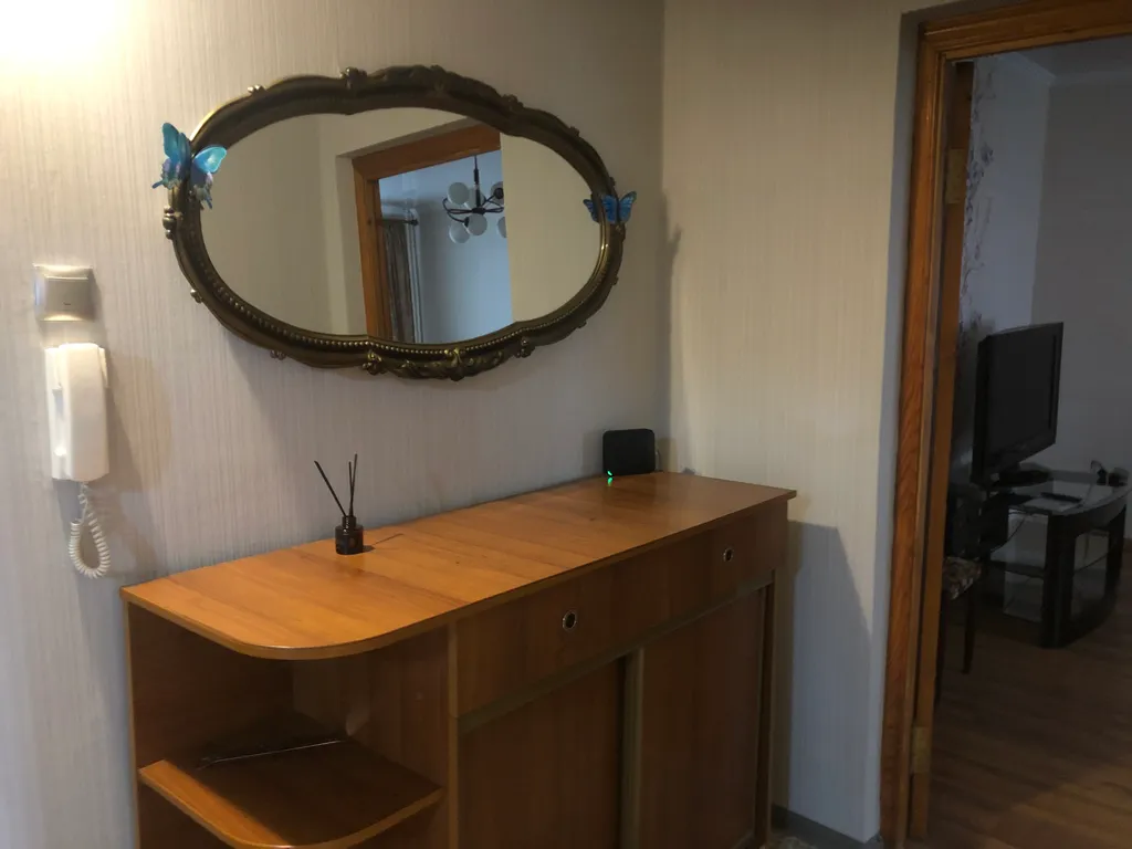 Просторная 2-комнатная квартира в районе Парка Победы (ул. Стаханова)