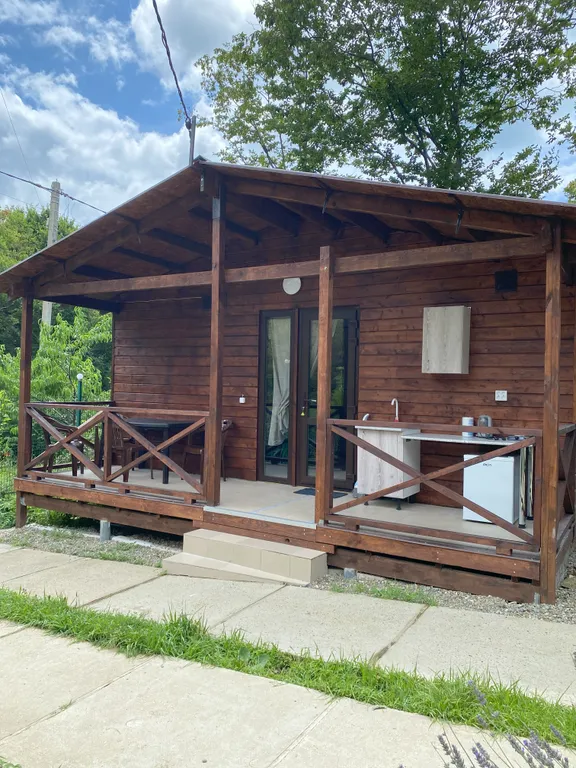 Коттедж Бунгало с видом на сад — аренда посуточно в Джубга