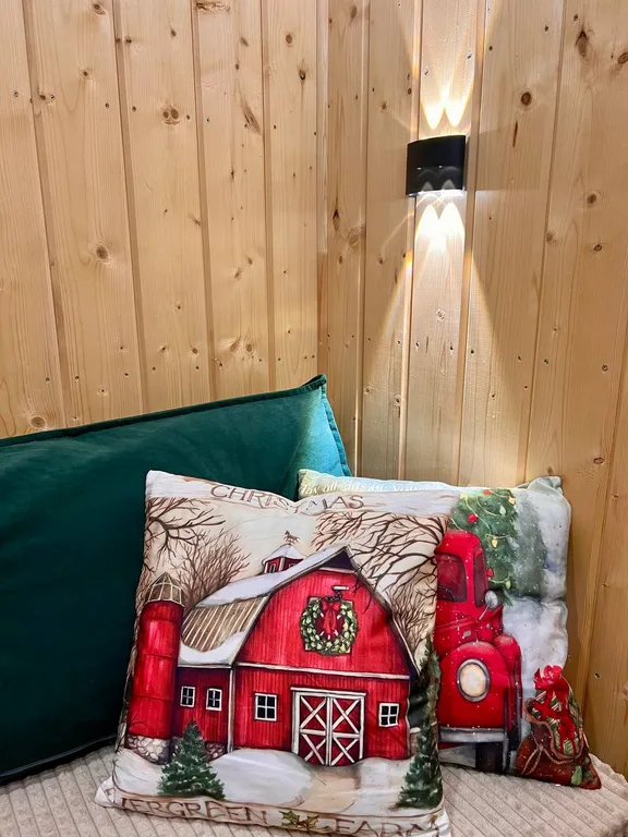 Атмосферный дом в соснах