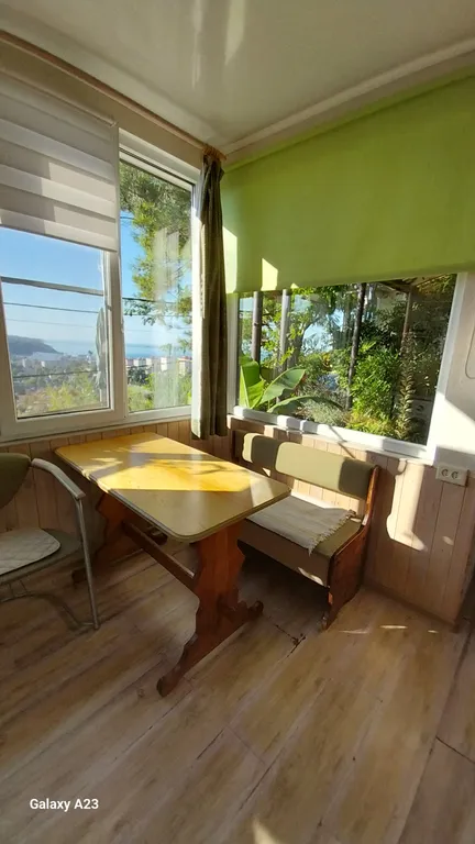 Домик с видом на море