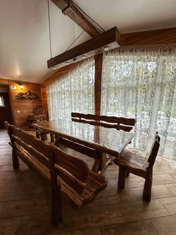 Гостевой двор "Дом в кедрах"