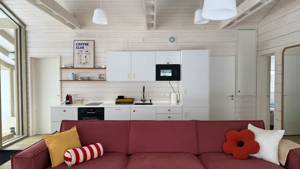 Большой новый дом с сауной и камином в элитном поселке