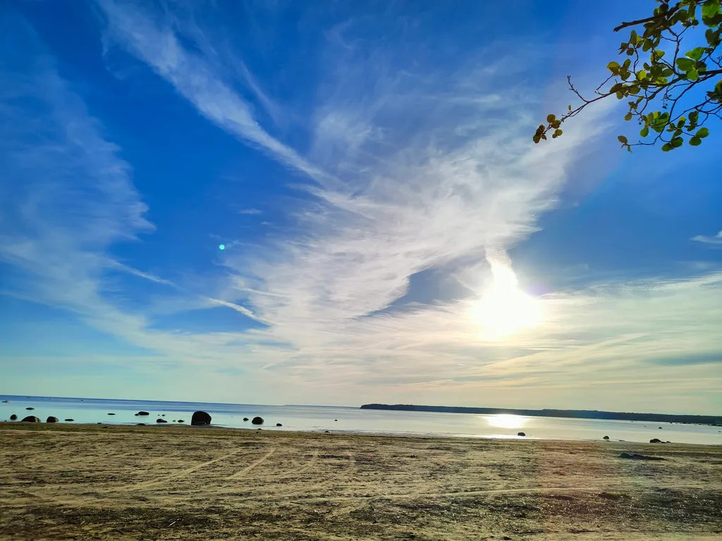 Коттедж Дом на берегу озера, на первой линии — Приморск