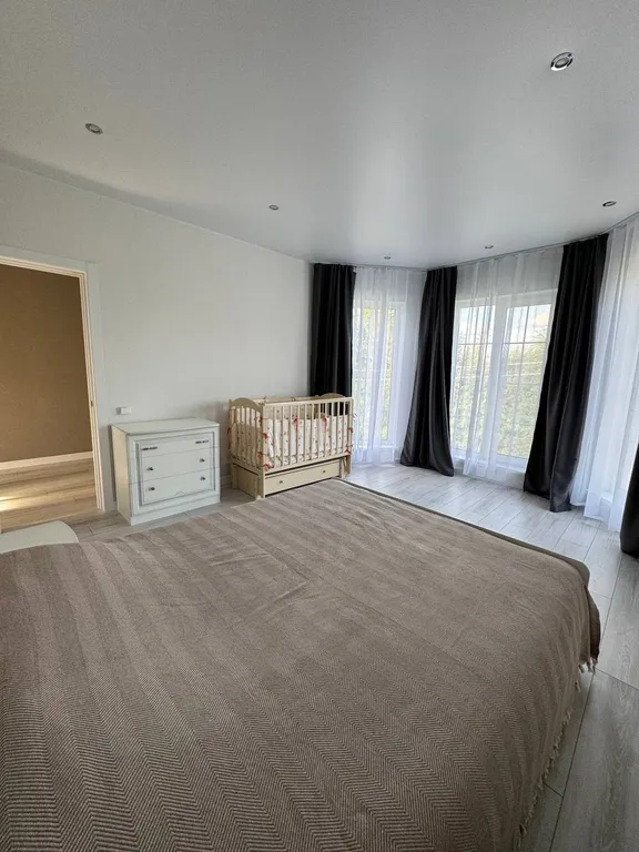 Уютный дом с панорамными окнами