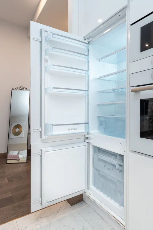 Sky City Moscow LUX Студия с большим окном с видом на башни и город