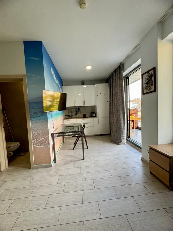 Апартаменты первая линия, у моря, с балконом и видом на горы