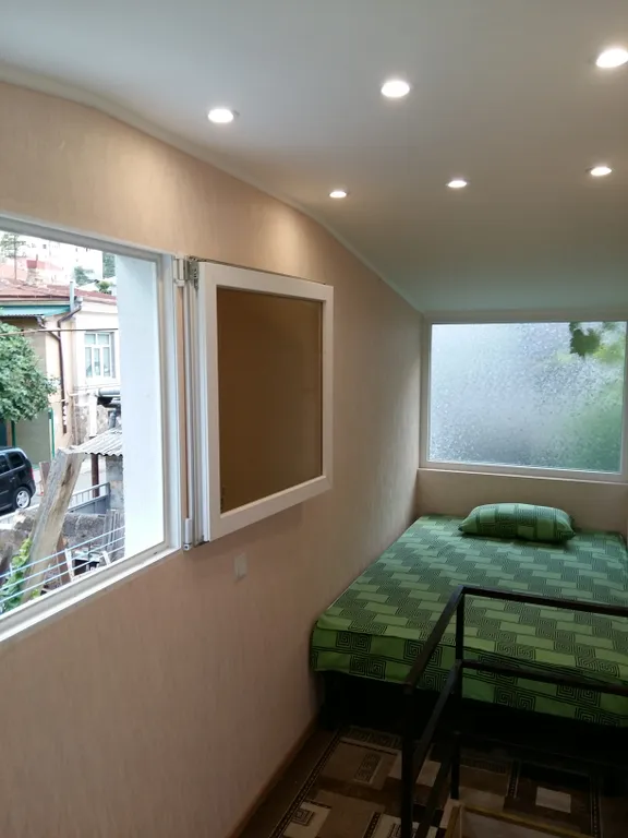 Квартира Уютный 2-этажный домик — аренда посуточно в Ялта