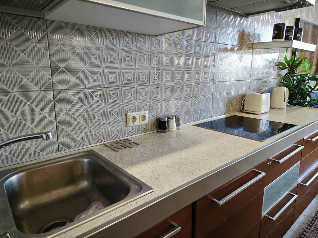 Евротрешка Луна, ЖК Белый Аист