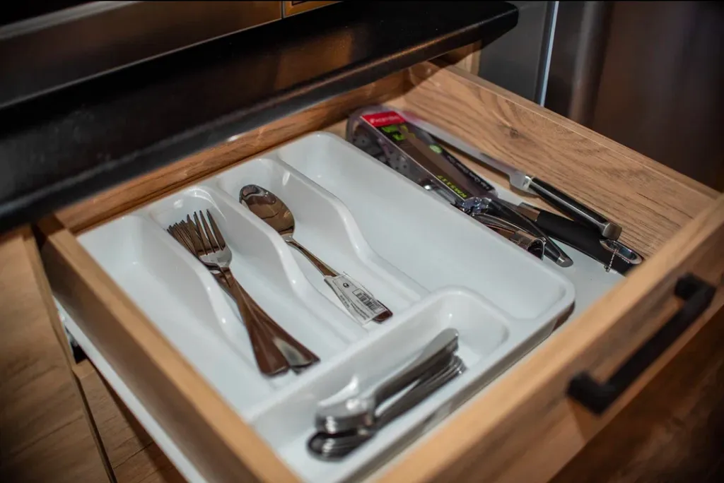 Новый двухэтажный дом в заповедной лесной зоне