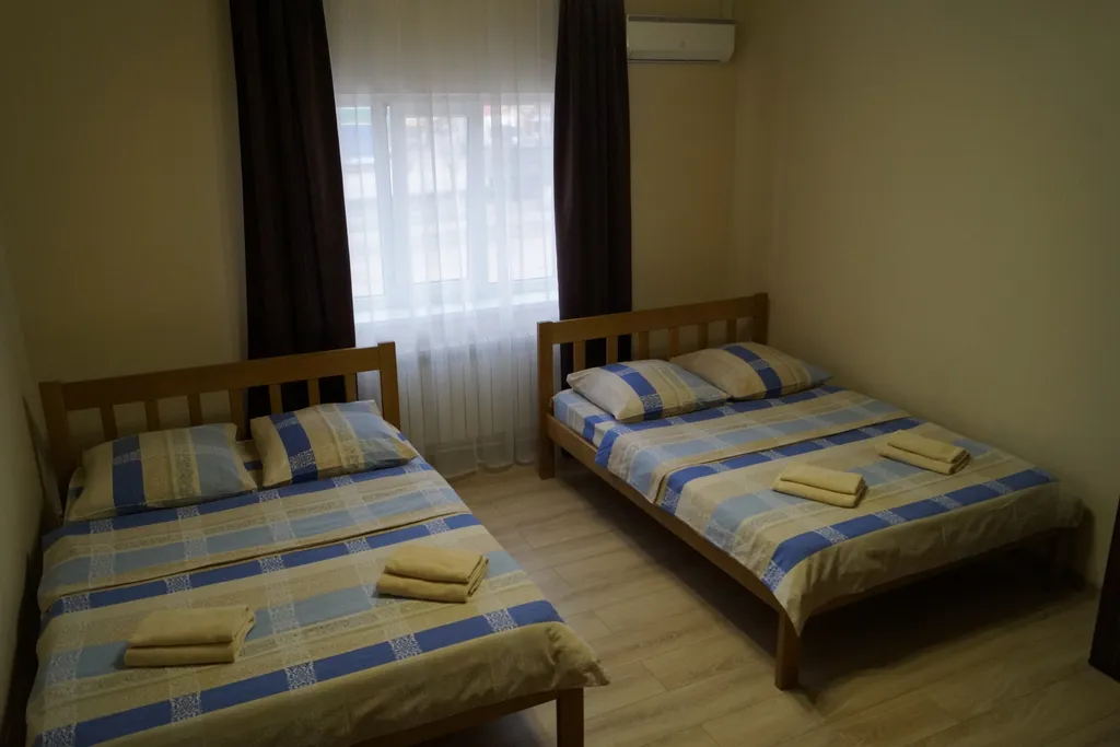 Квартира Стандартный четырехместный номер — аренда посуточно в Павловск