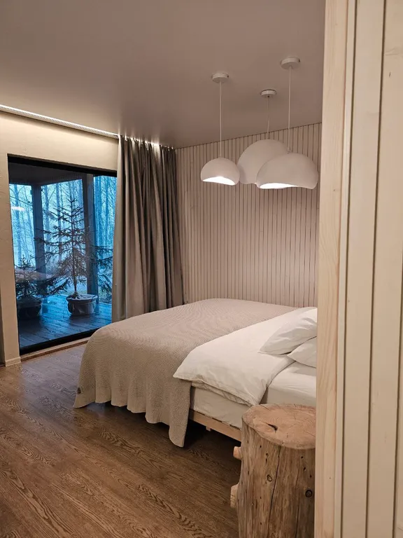 Вилла Nelli с видом на озеро и зоной барбекю среди каменной россыпи