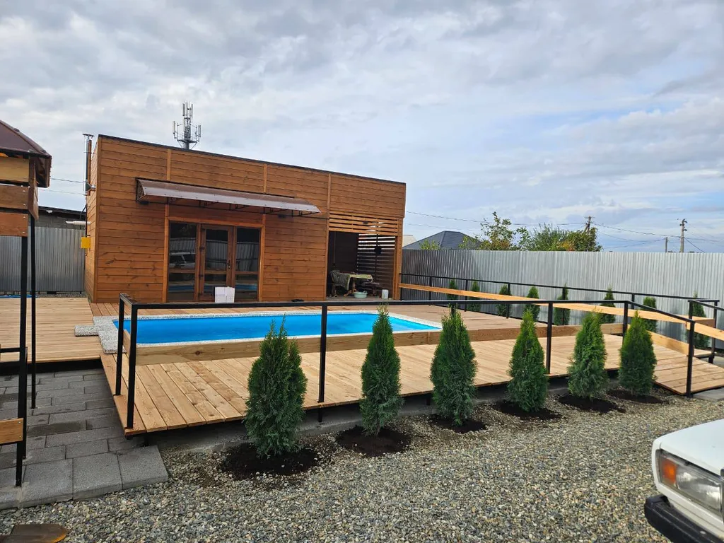 Деревянный домик Nur house с подогреваемым бассейном