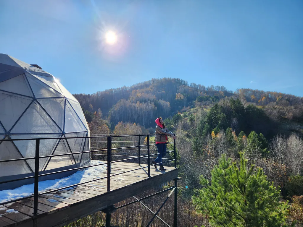 Теплая сфера геокупол на горе - глэмпинг 11 Гор Алтая (Белокуриха)