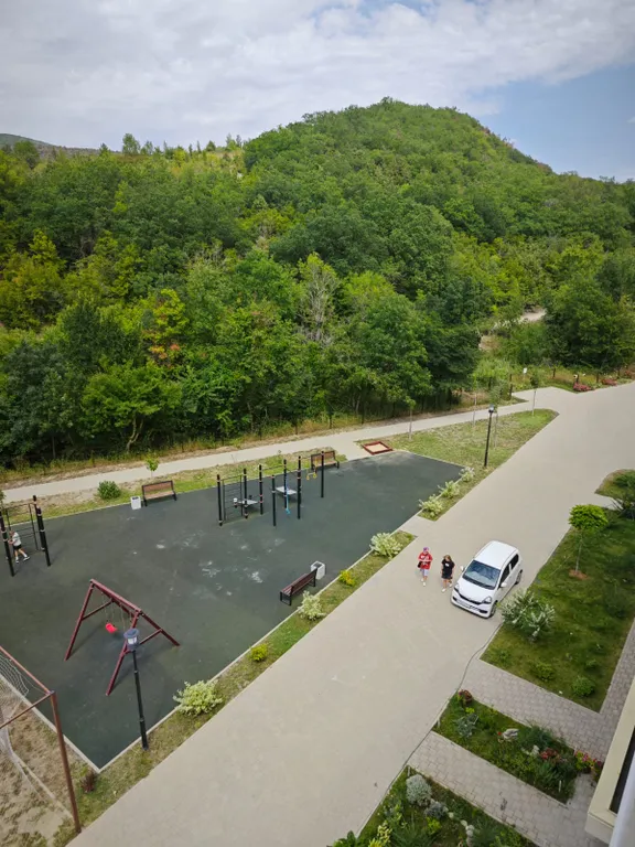 Квартира с видом на бассейн и горы