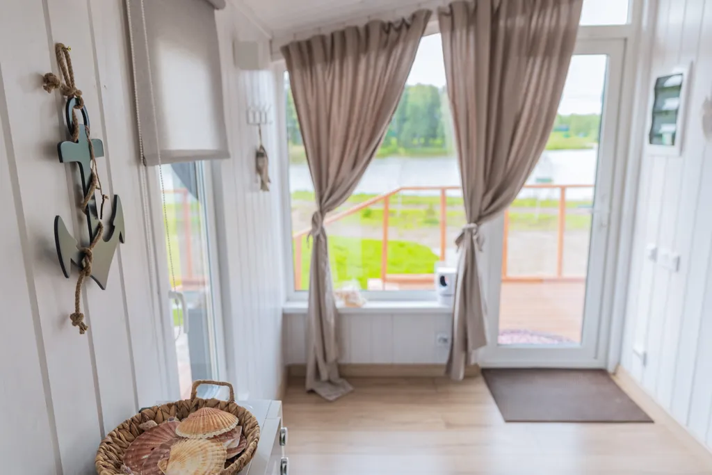 Коттедж Домик у озера с рыбалкой Катин Клев — Голыгино