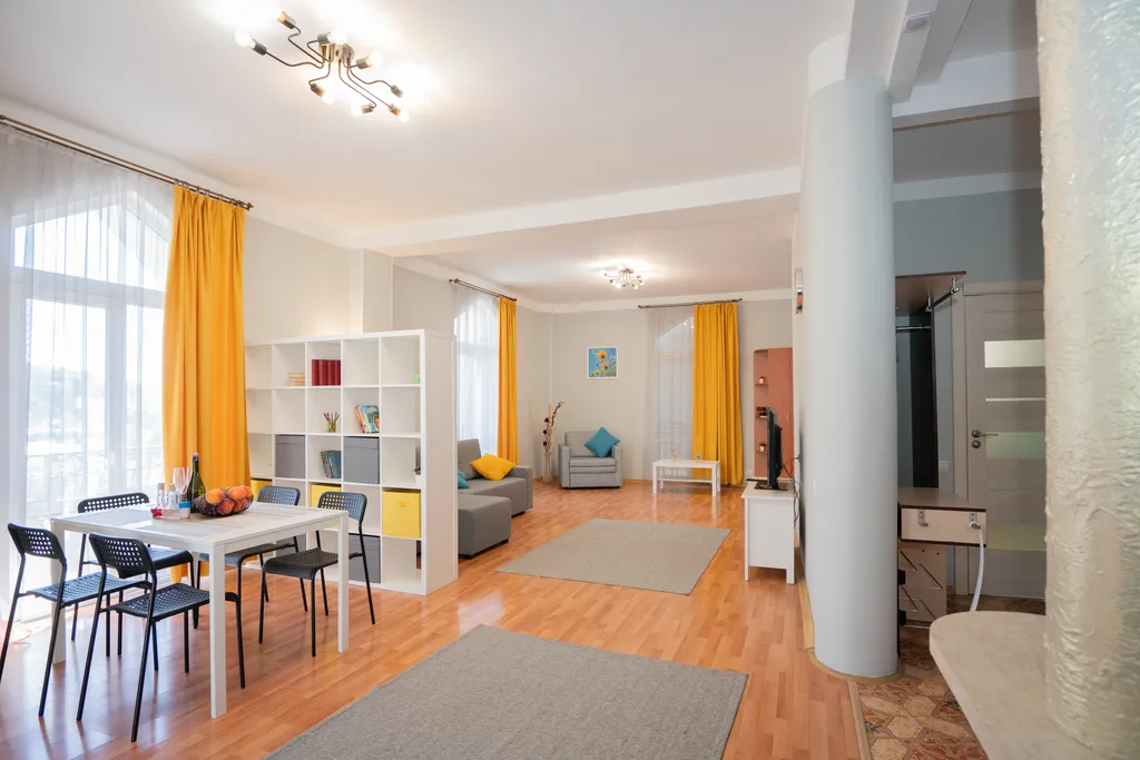 Стильная 2-х этажная квартира для большой семьи или дружной компании