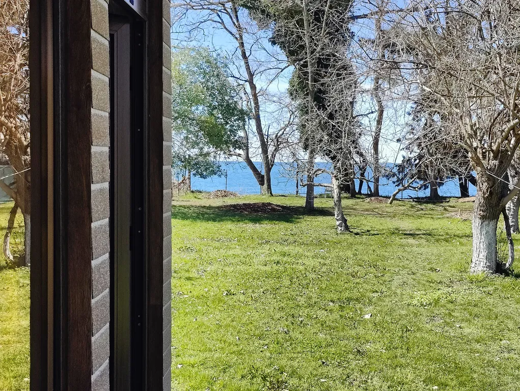 Дом с морем за калиткой