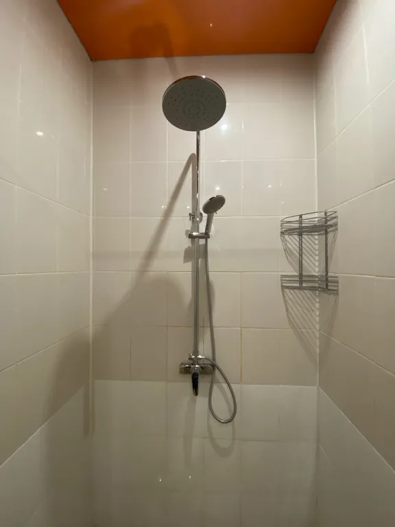 Дом с прудом