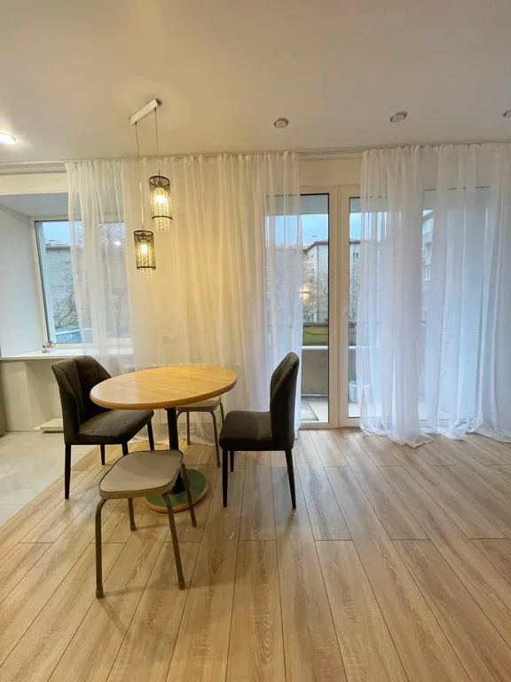 Центр, квартира на Суханова, 2 комнатная, 2 этаж