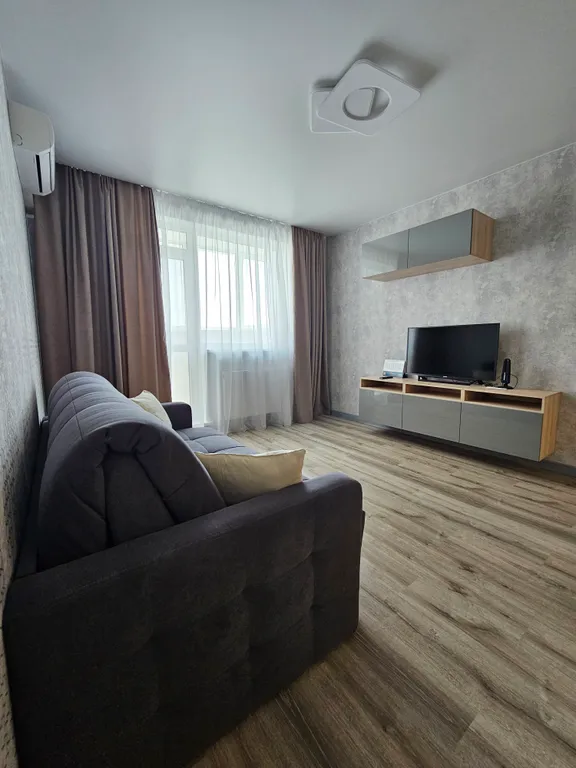 Апартаменты в ЖК Аквамарин с красивым видом из окна