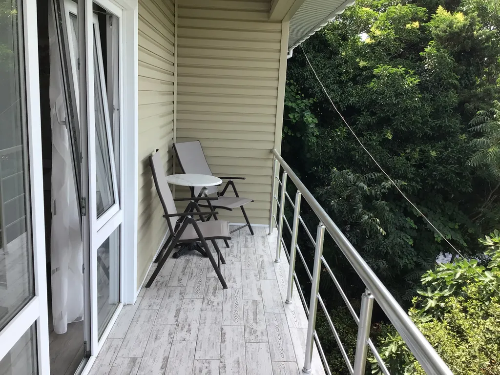 Квартира с балконом и видом на море