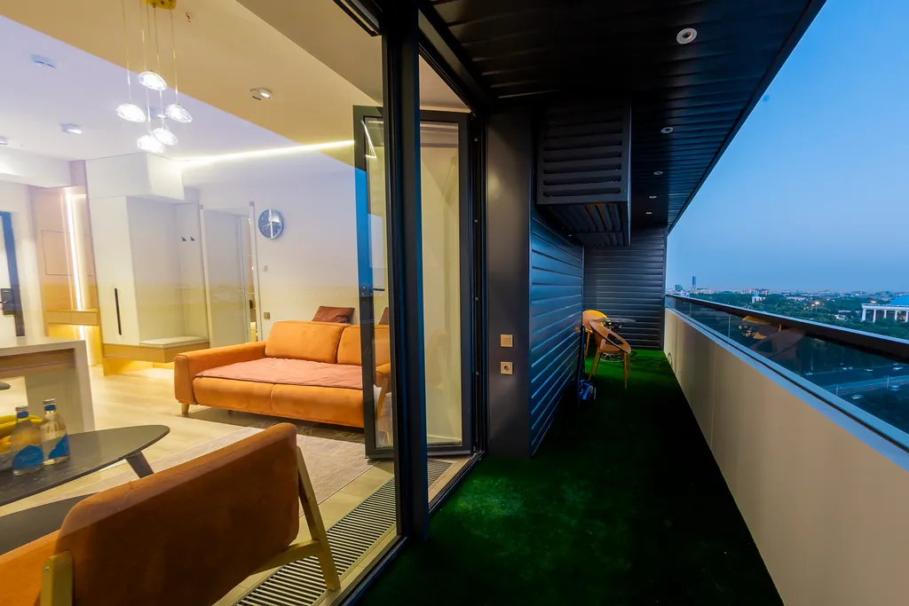 Уютная и теплая квартира в NRG U Tower