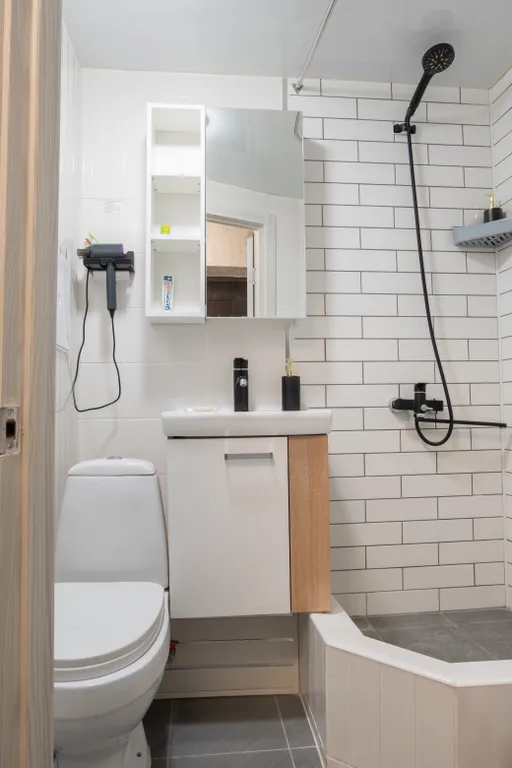 Уютная студия с красивым видом у леса