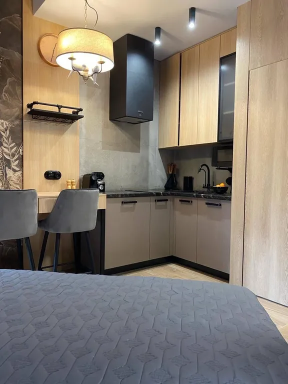 Дизайнерская студия с балконом