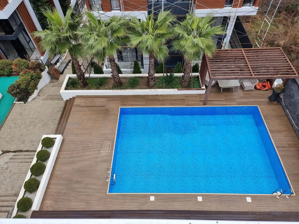 Уютная студия с бассейном