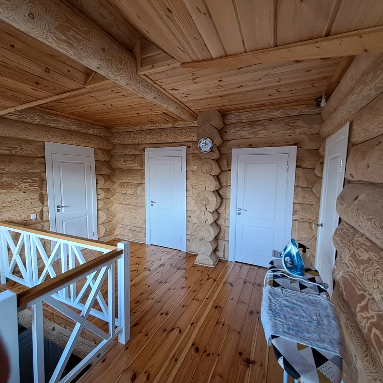 Уютный домик, на опушке леса, с видом на озера