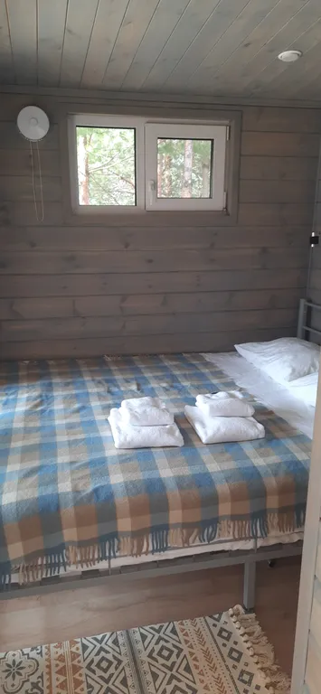 Уютный модульный дом на берегу озера Тосканка