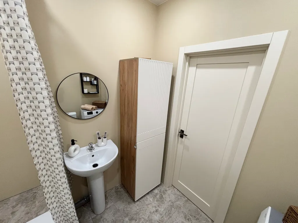 Новая светлая дизайнерская однакомнатная квартира