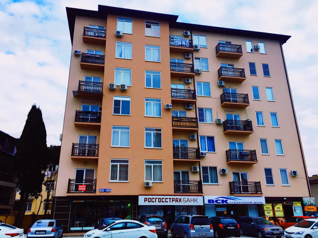 Четырехместная однокомнатная квартира с балконом в центре