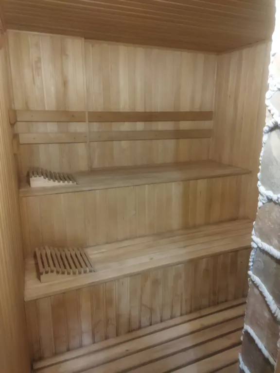 Дом с подогреваемым бассейном и сауной с видом на море