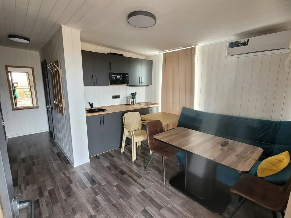 Новый комфортный чистый дом с террасой и видом на море